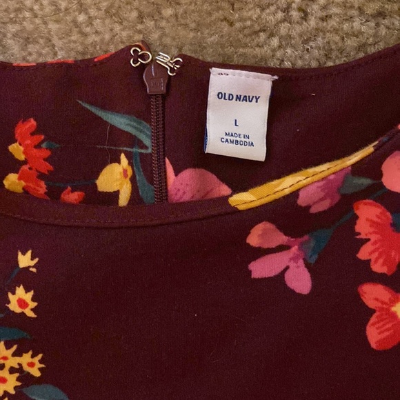 Old Navy Short Sleeve Maroon Floral Dress - Picture 6 of 7